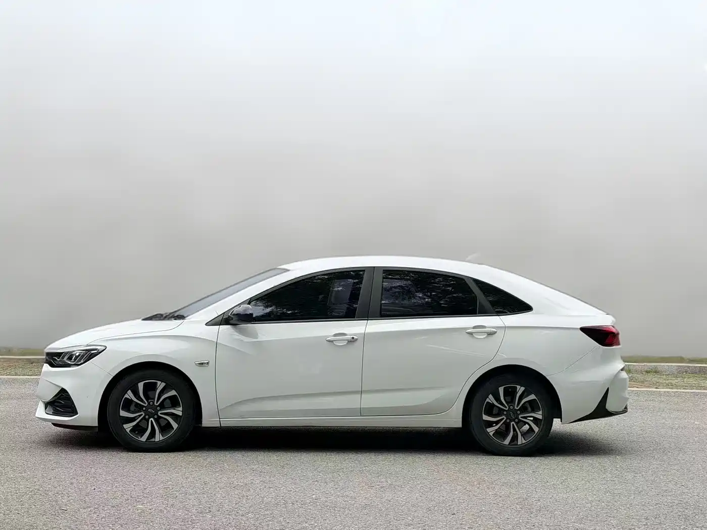 Chevrolet Monza 2020 Mild Hybrid RS 330T Automatic Smooth Edition фото 3