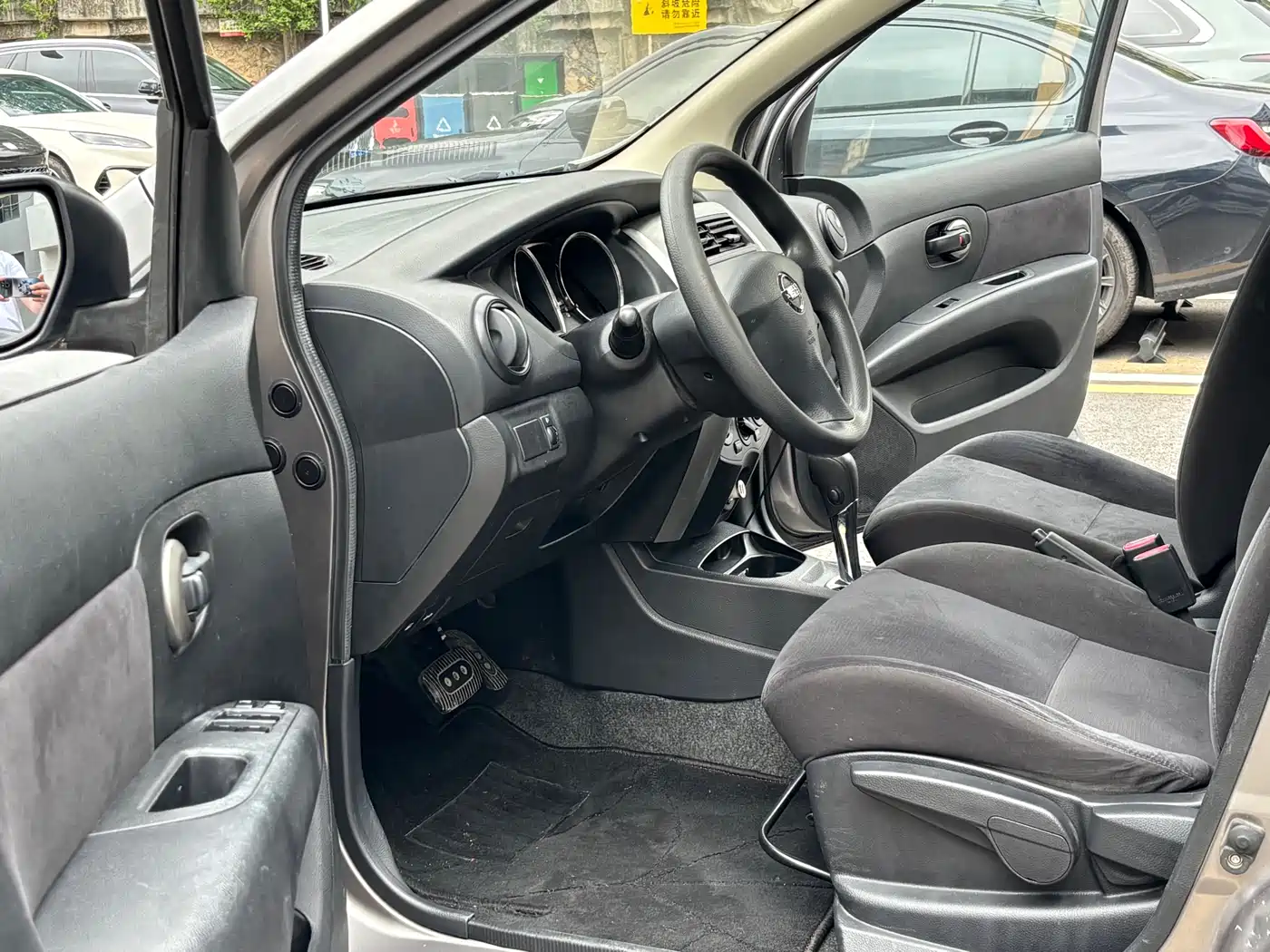 Nissan Livina 2014 2013 1.6XE CVT Comfort