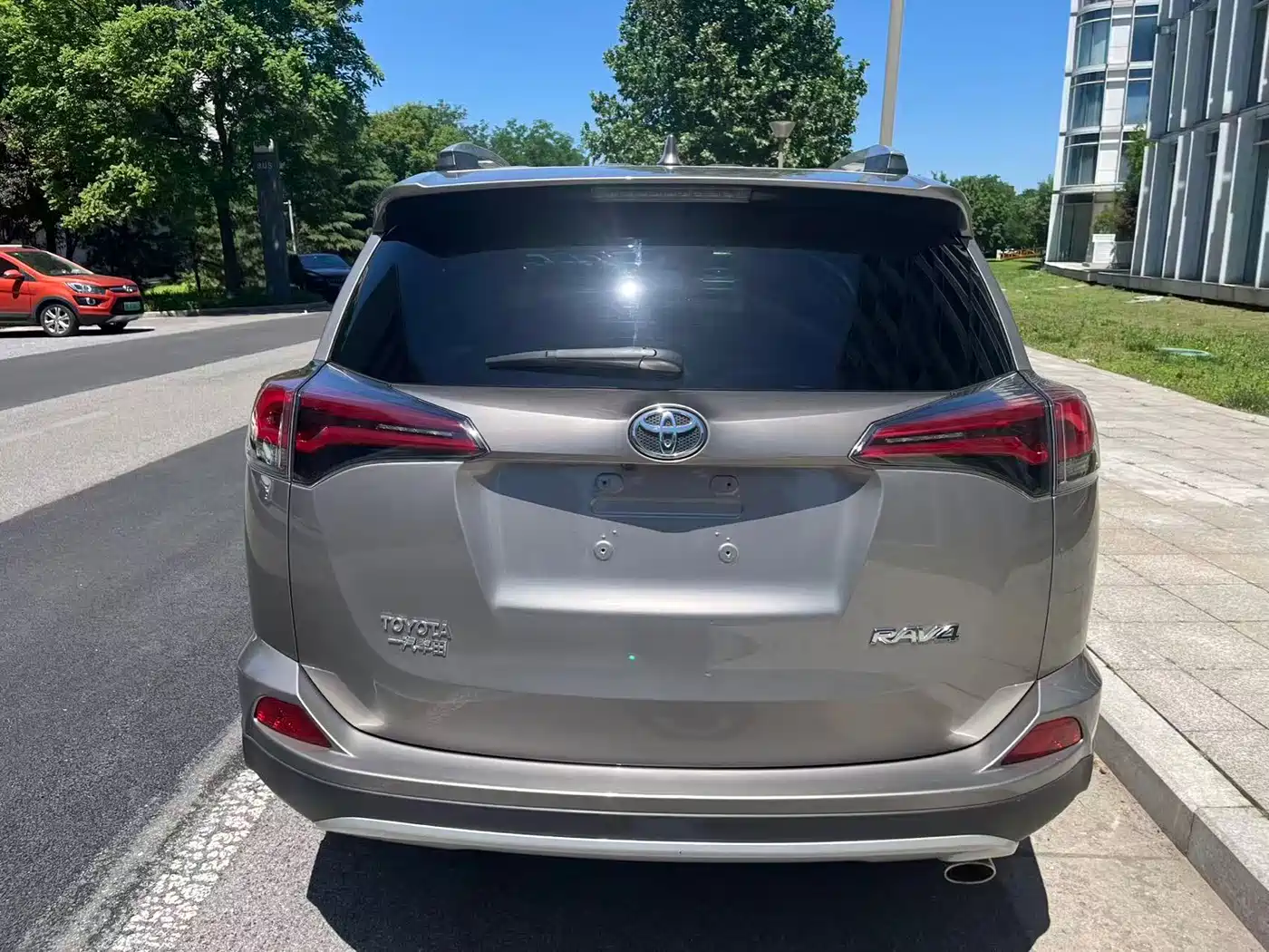 Toyota RAV4 Rongfang 2019 2.0L CVT 2WD Zhishang Edition China VI фото 4