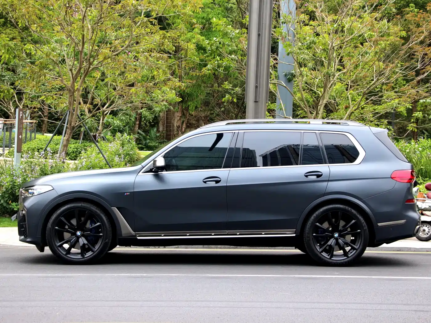 BMW X7 2020 xDrive M50i Kaguya Limited Edition фото 3