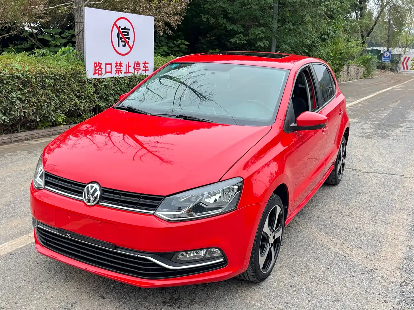 Volkswagen Polo 2016 1.6L Automatic Comfort