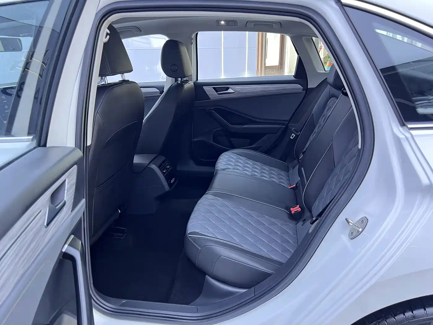 Volkswagen Sagitar, миниатюра 13