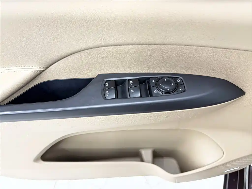 Buick GL8 2018 ES 28T Flagship Type China VI фото 13