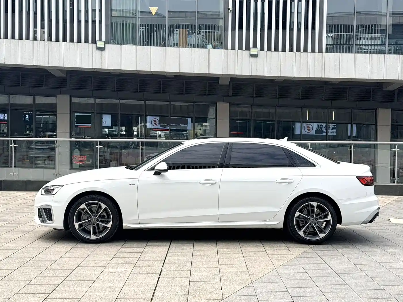 Audi A4L 2020 40 TFSI Fashion Dynamic Edition фото 14