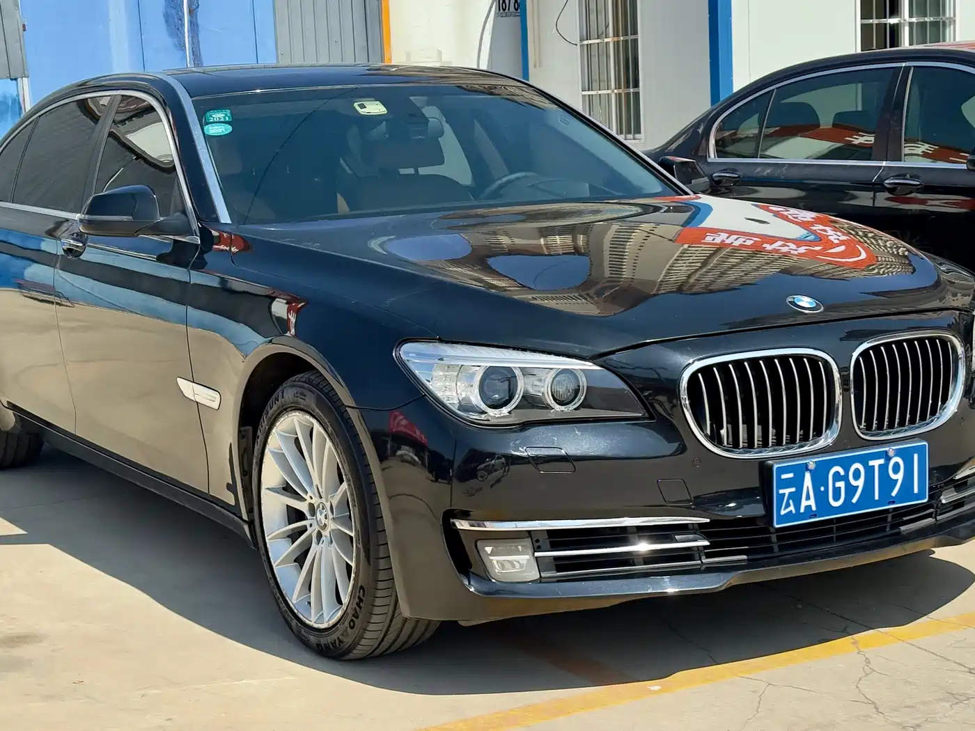 BMW 7 Series 2013 Model 740Li Leading фото 3