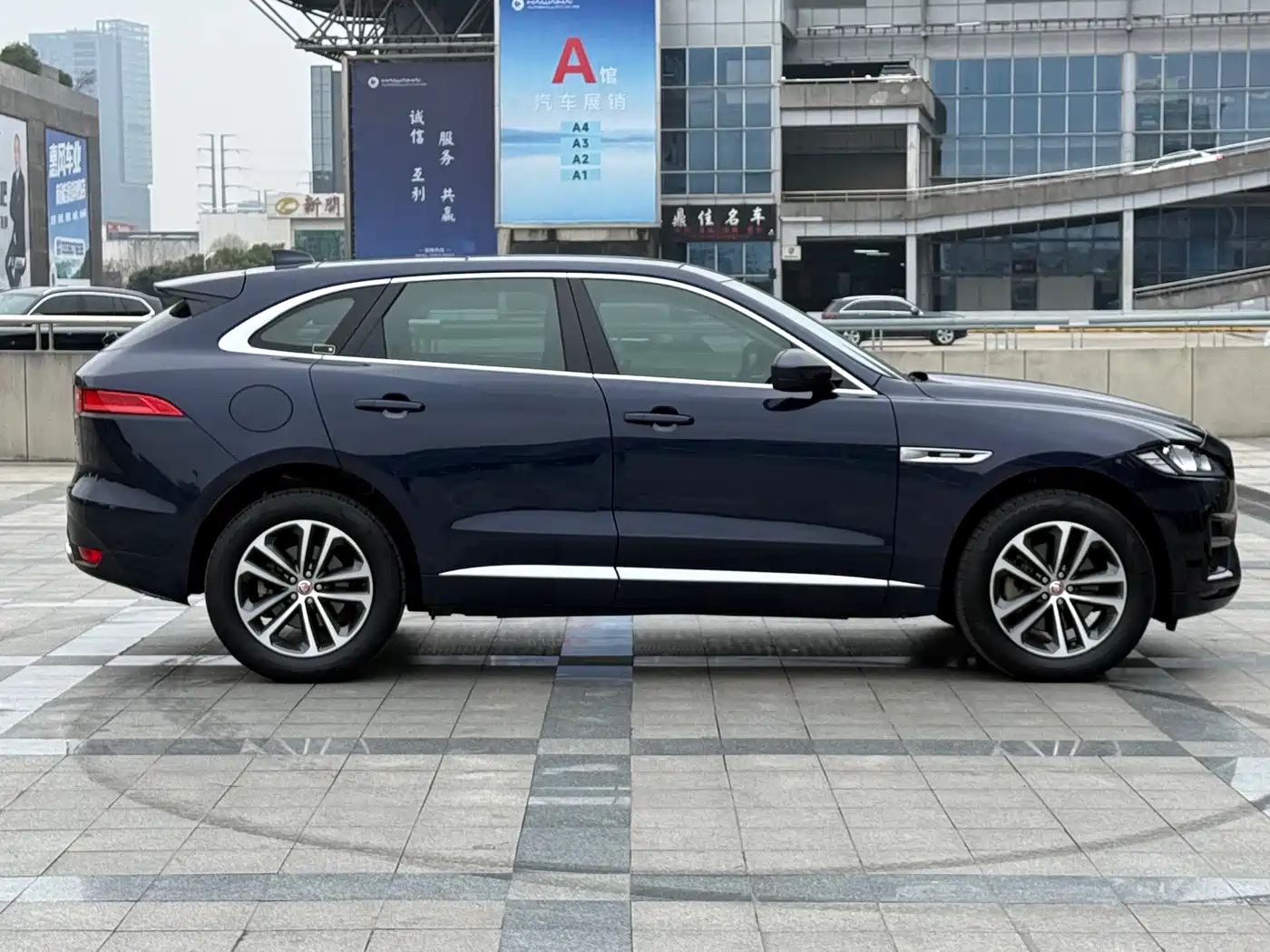 Jaguar F-PACE 2017 2016 3.0 SC 4WD R-Sport