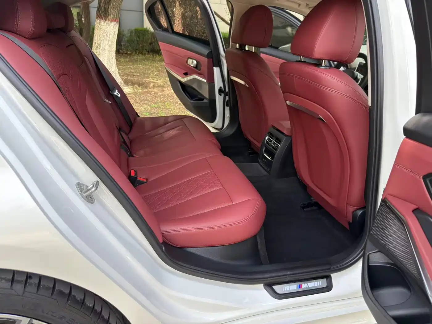 BMW 3 Series 2023 325Li M Sport Package фото 12
