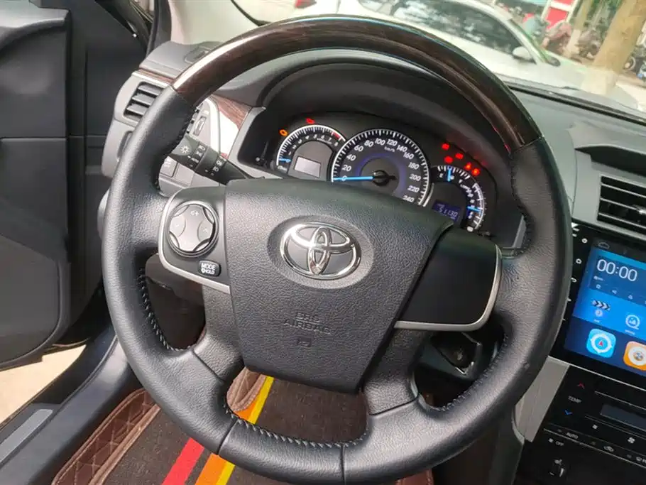 Toyota Camry 2015 2.0G Leading Edition фото 15