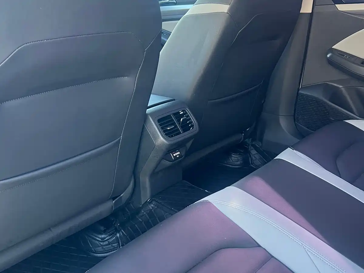 Volkswagen Bora 2024 300TSI DSG Premium Ride Edition фото 10