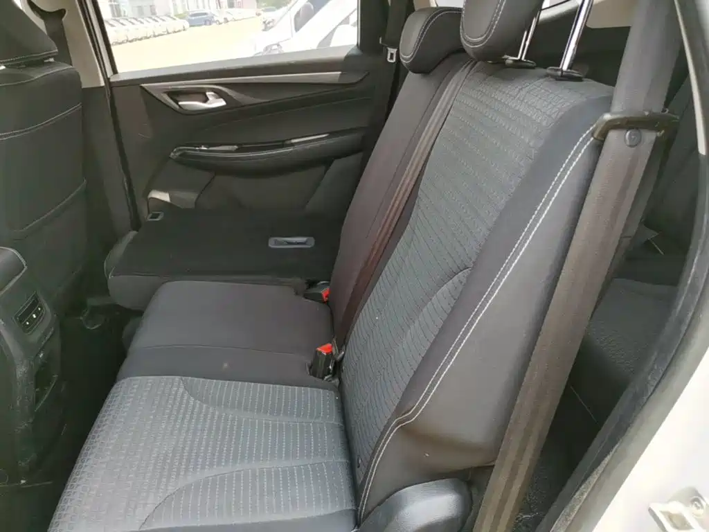 Baojun 730 2019 2019 1.5T CVT Fashion 7-Seater China V