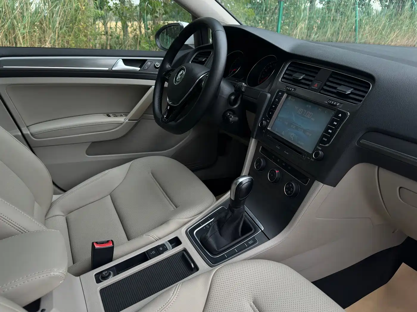 Volkswagen Golf 2014 1.6L Automatic Comfort фото 15