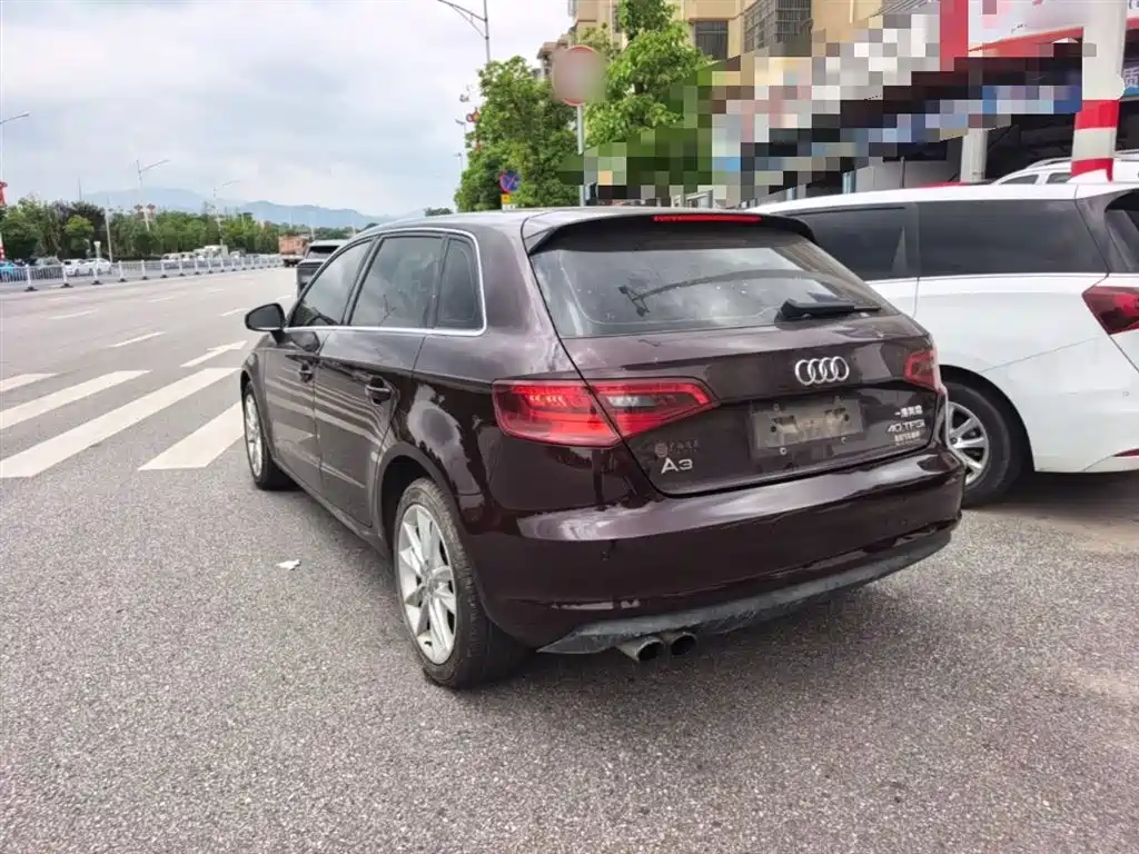 Audi A3 2015 Sportback 40 TFSI Automatic Comfort фото 5
