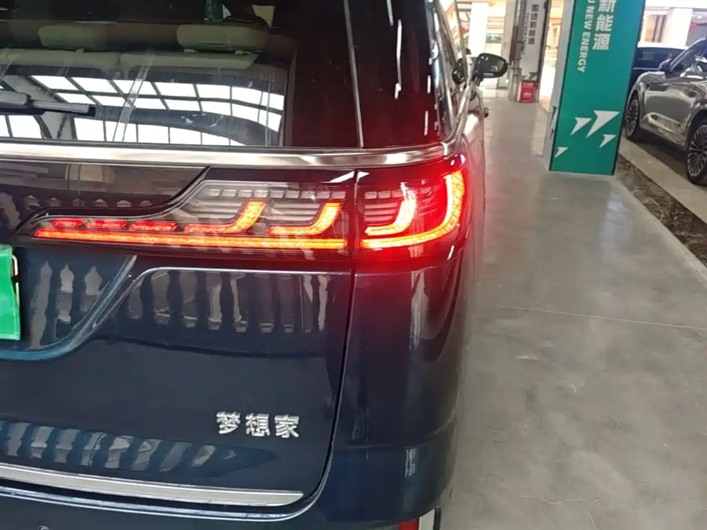 Voyah Auto Voyah Dreamer 2025 PHEV 4WD Kunpeng Premium Edition фото 8