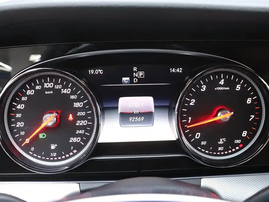 Mercedes-Benz E-Class 2017 Facelift E 200 Sport 4MATIC фото 9