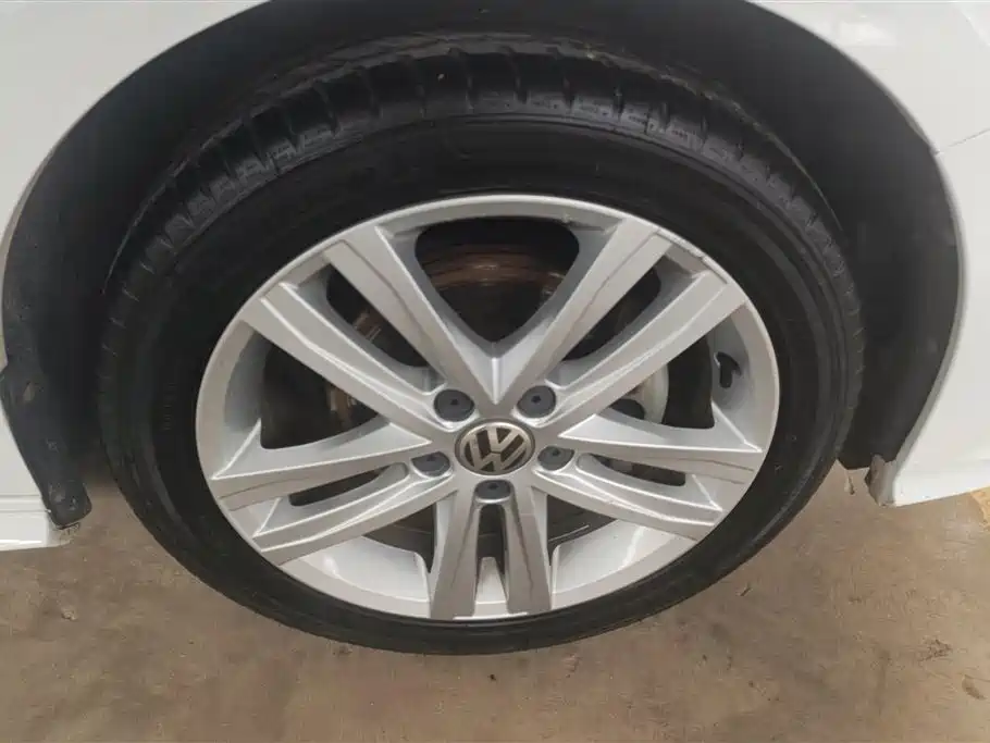 Volkswagen Sagitar 2018 280TSI DSG Spark Edition фото 6