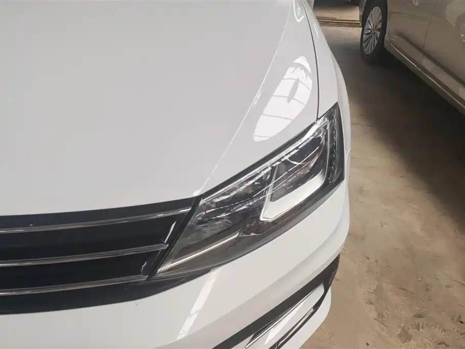 Volkswagen Sagitar 2018 280TSI DSG Spark Edition фото 5