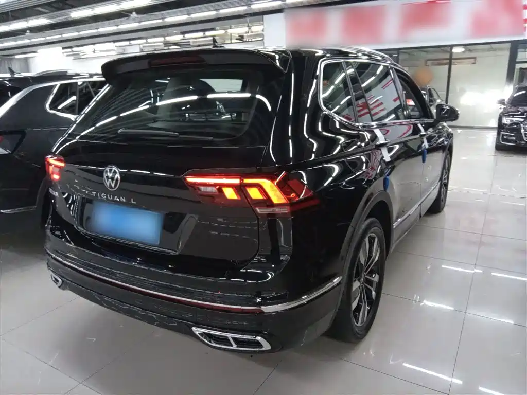 Volkswagen Tiguan L 2025 330TSI Automatic 2WD R-Line Dragon Glory Edition фото 5