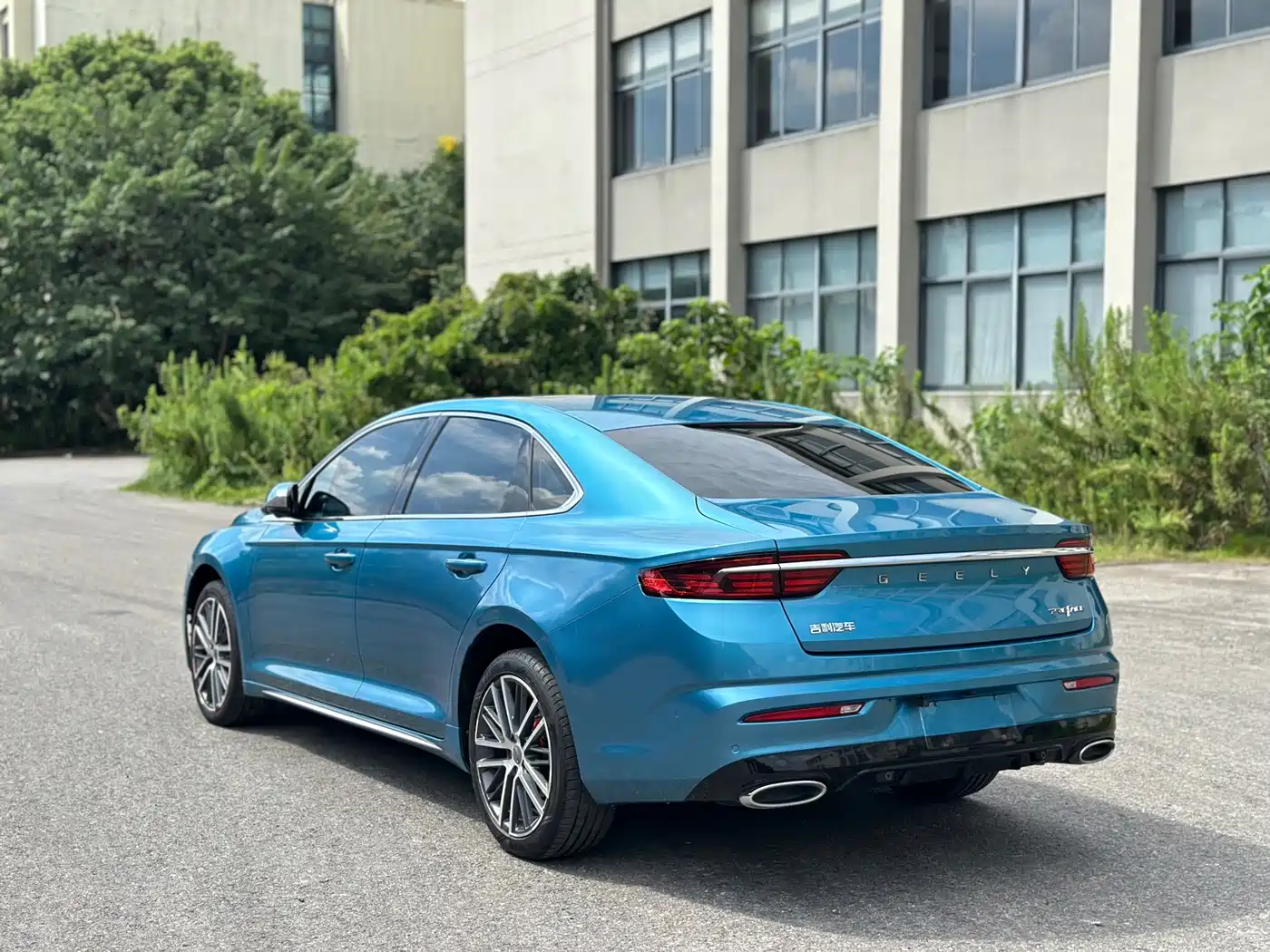 Фото 6 - Geely Preface