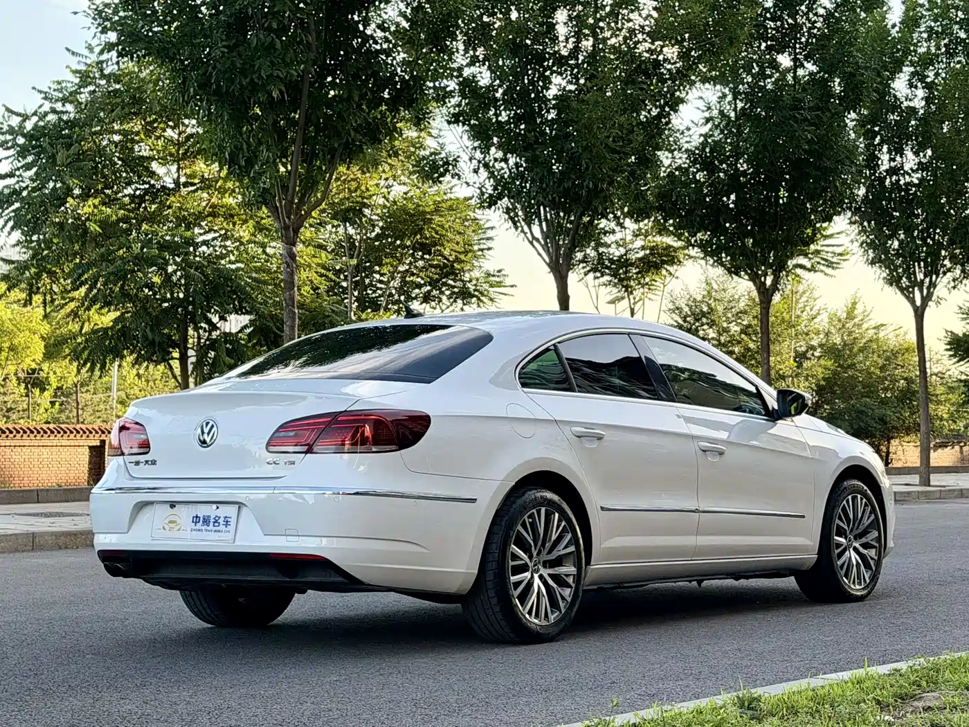 Volkswagen FAW-Volkswagen CC 2016 Model 1.8TSI Luxury фото 28