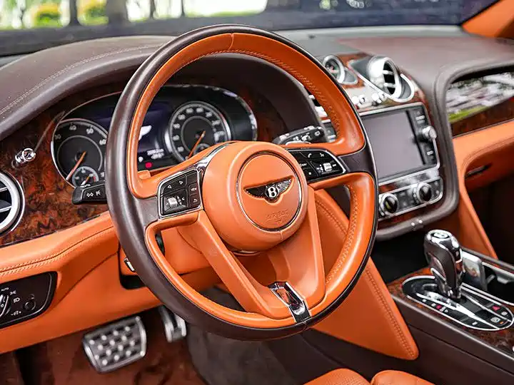 Bentley Bentayga 2016 6.0T Standard Edition фото 10