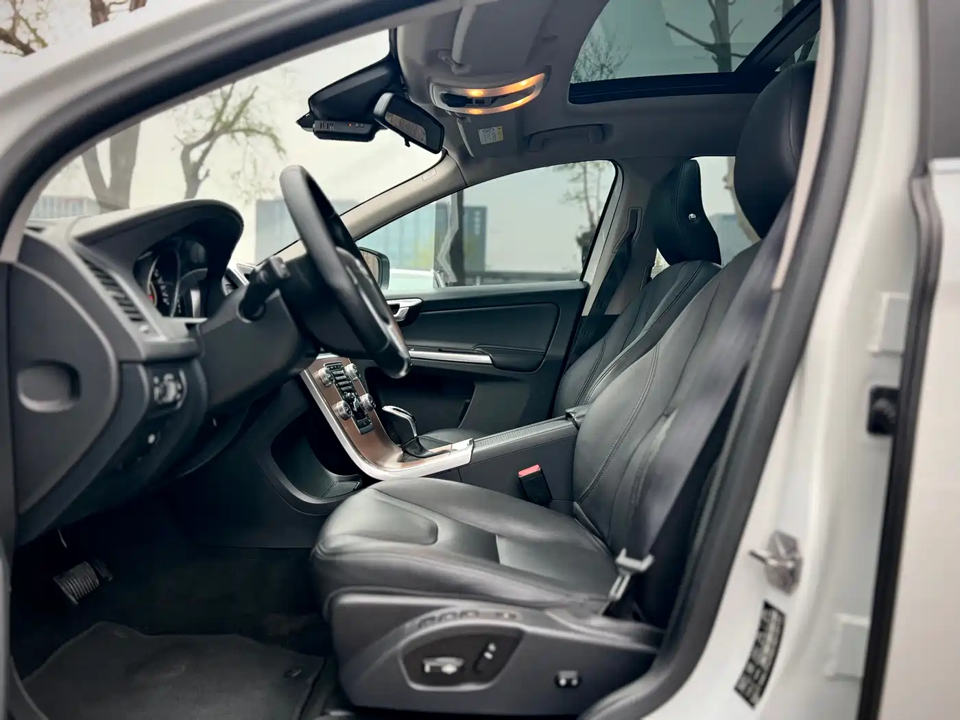 Фото 23 - Volvo XC60