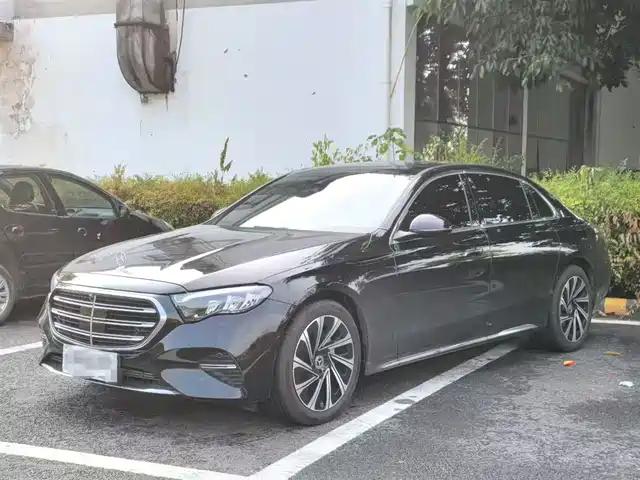 MERCEDES-BENZ E CLASS