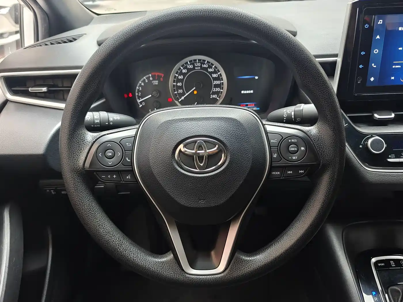 Toyota Levin 2022 185T CVT Luxury Edition фото 10