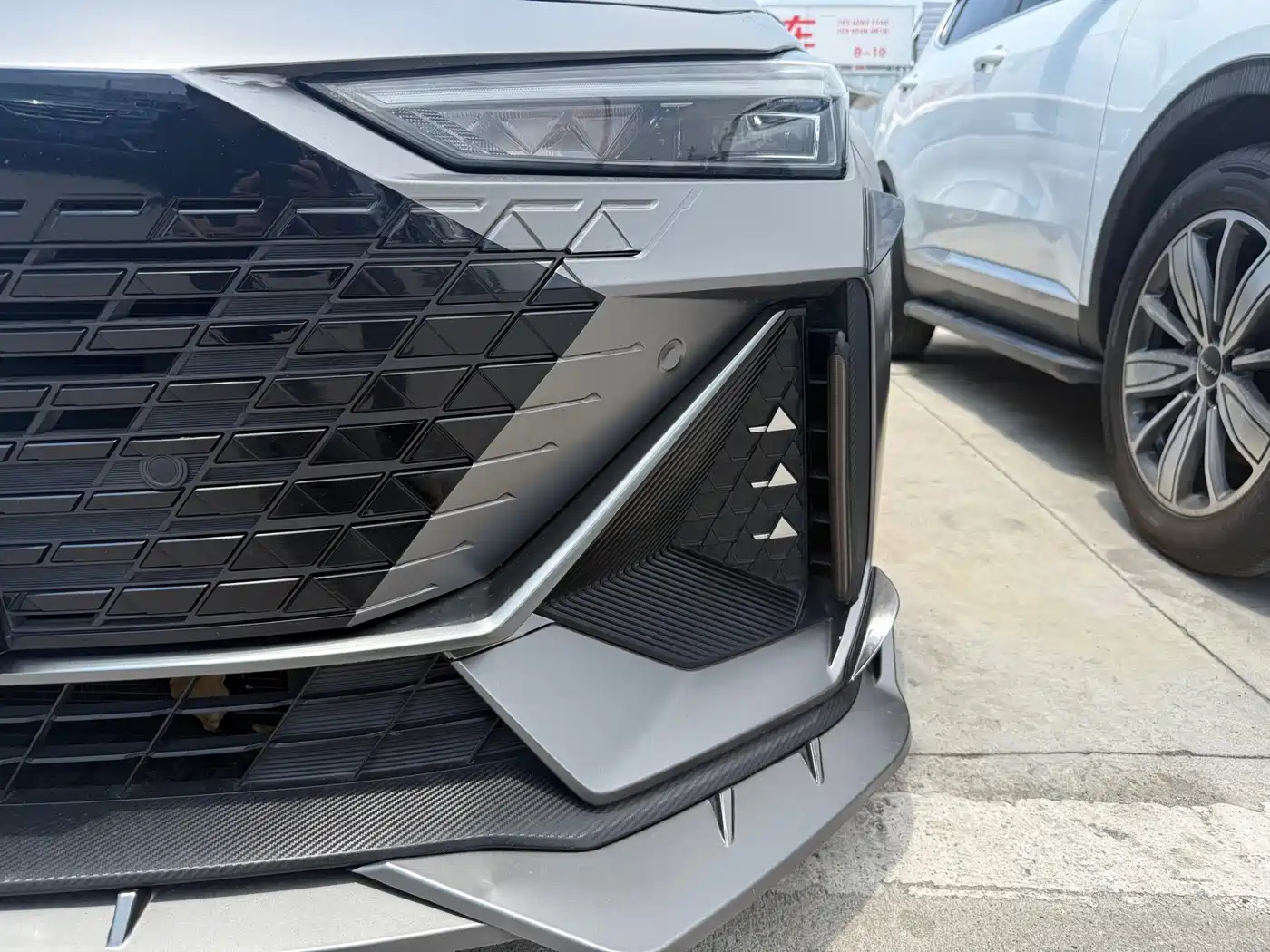 CHANGAN UNI-V