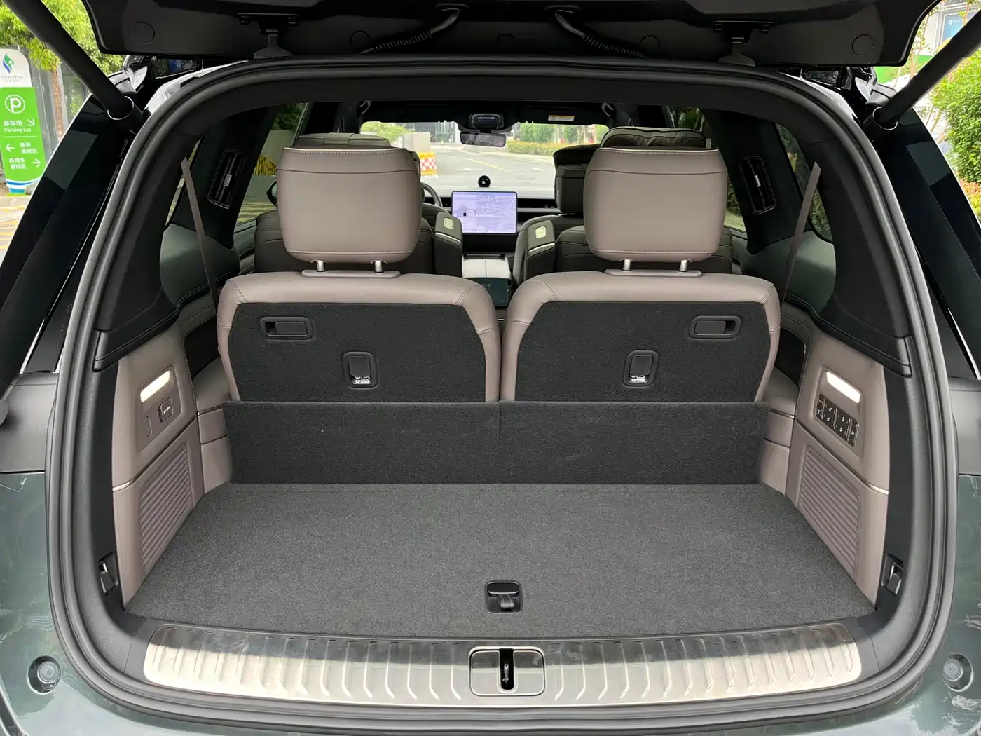 NIO ES8 2025 2025 Model 6-Seat Executive Luxury Edition