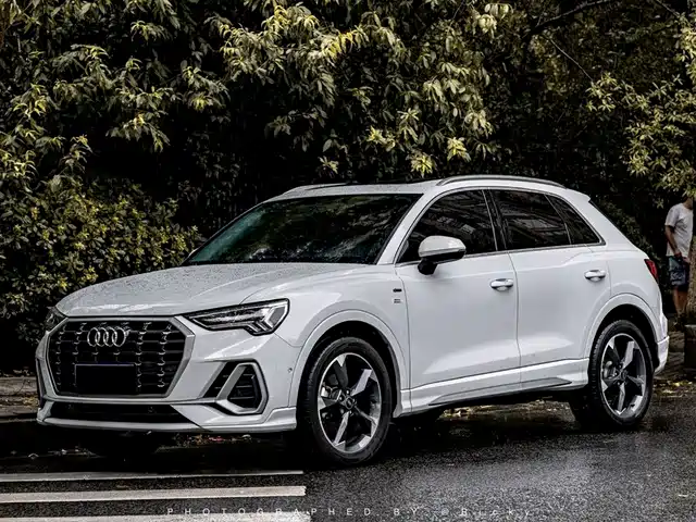 Audi Q3 35 TFSI, Стиль Драйв