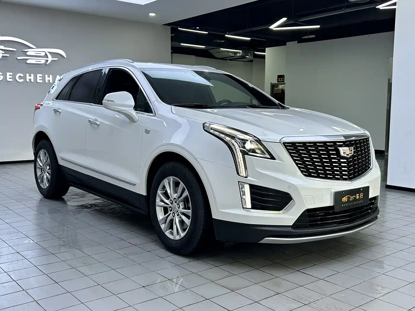 Cadillac XT5 2022 2.0T 2WD Luxury фото 3