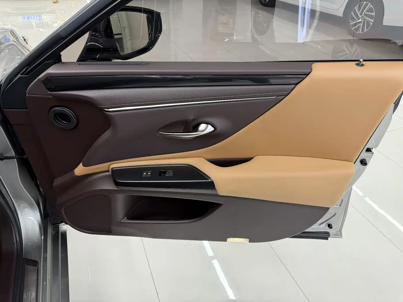 Lexus ES 2020 200 Excellence фото 5
