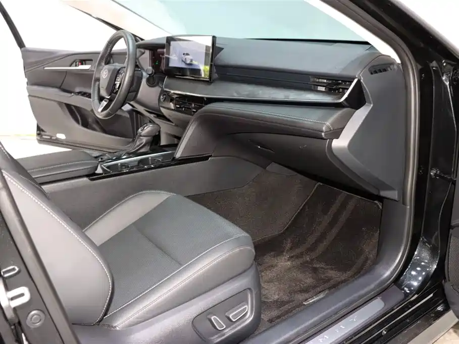 Toyota Camry 2024 Hybrid 2.0HGVP Luxury Edition фото 8