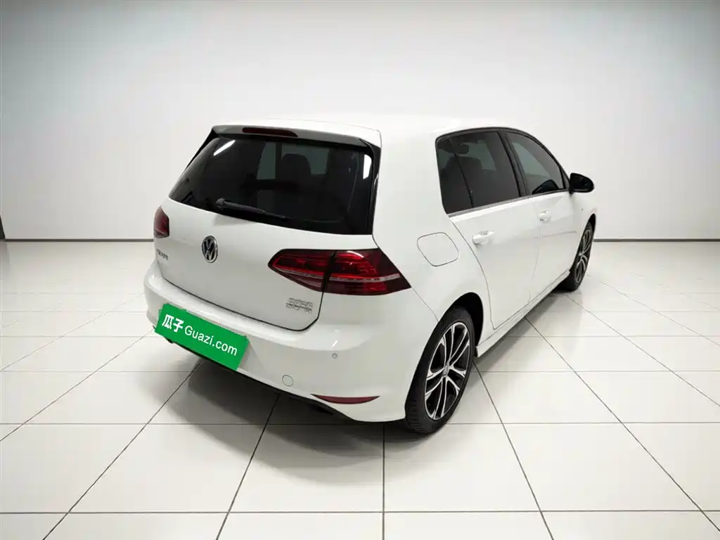 Volkswagen Golf 2017 280TSI Auto R-Line Millionth Anniversary Edition фото 7