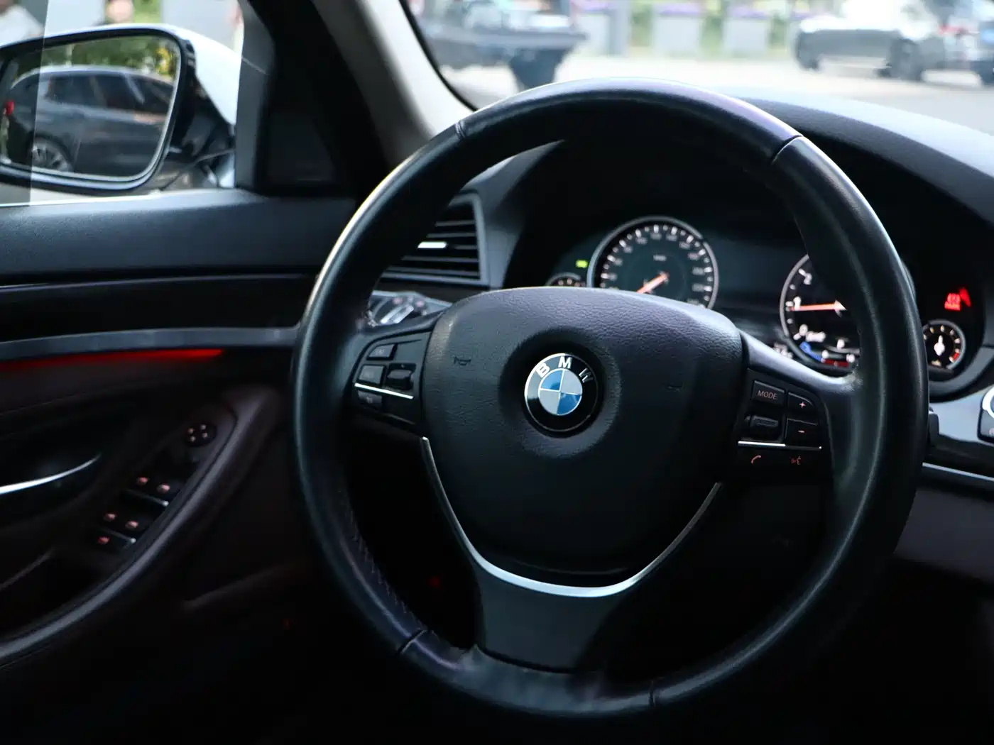BMW 5 Series 2017 525Li Luxury Design Package фото 13