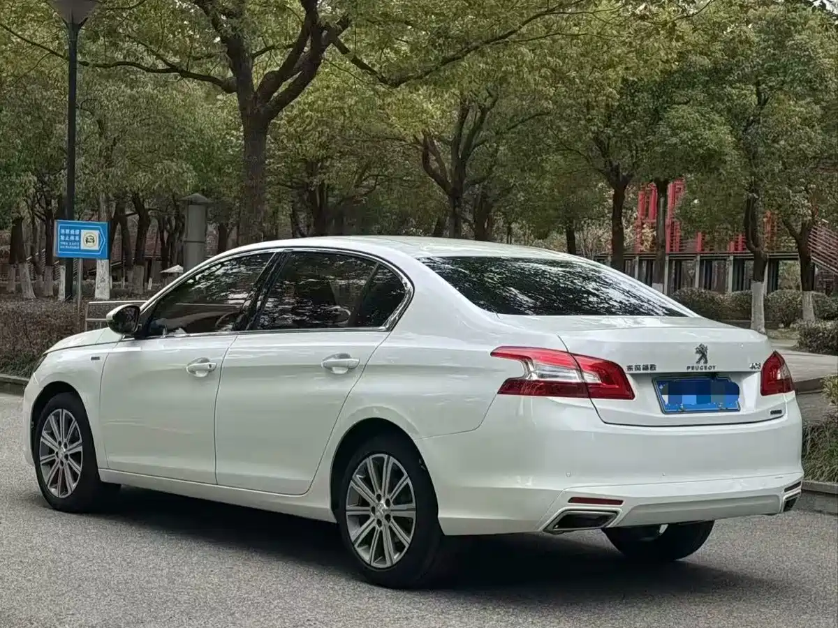 Photo 5 - Peugeot 408