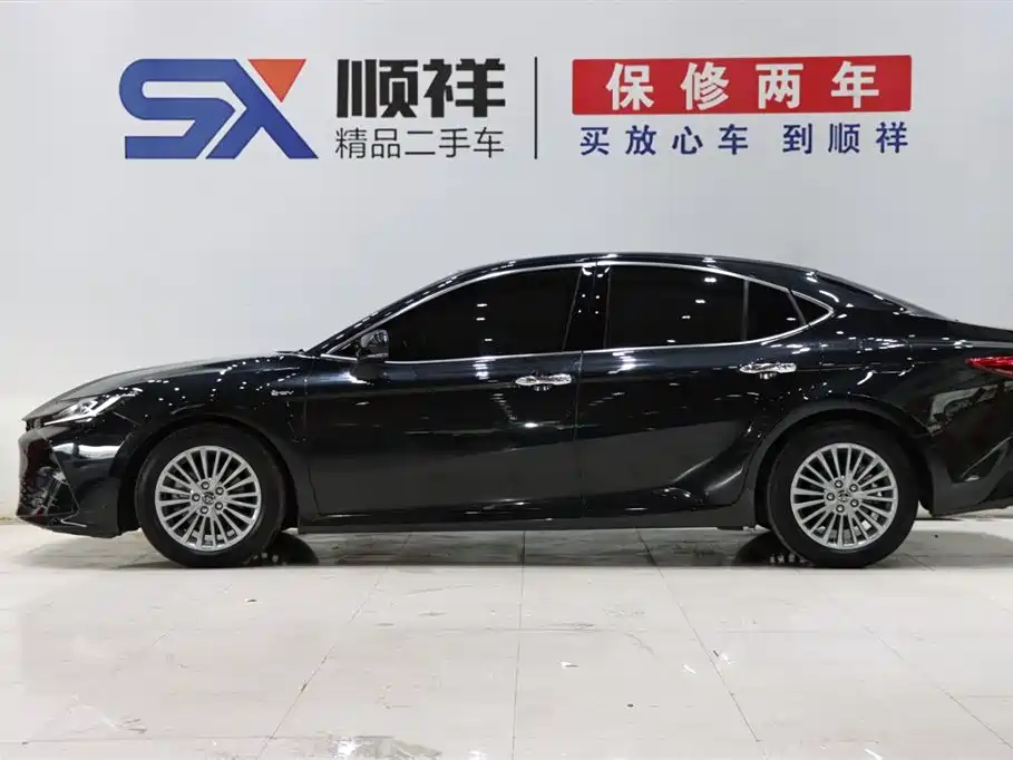 Toyota Camry 2024 Hybrid 2.0HGVP Luxury Edition фото 6