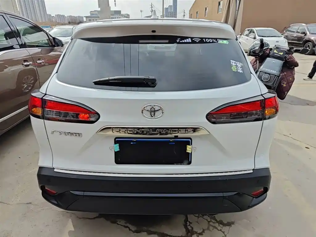 Toyota Frontlander 2023 2.0L CVT Leading Edition фото 4