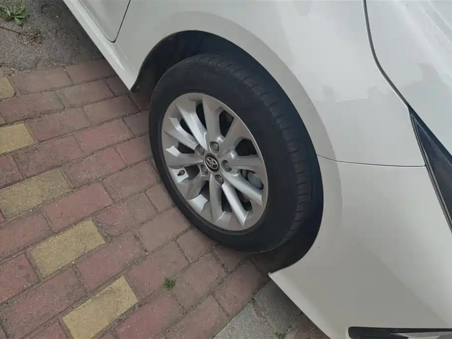 Toyota Corolla 2022 Hybrid 1.8L E-CVT Pioneer Edition фото 6