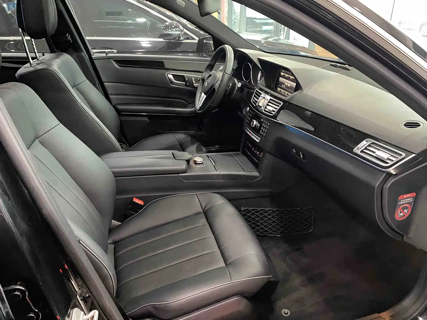 Mercedes-Benz E-Class 2015 E 200 L Sport фото 11