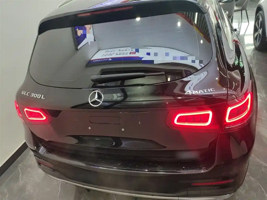 MERCEDES-BENZ GLC