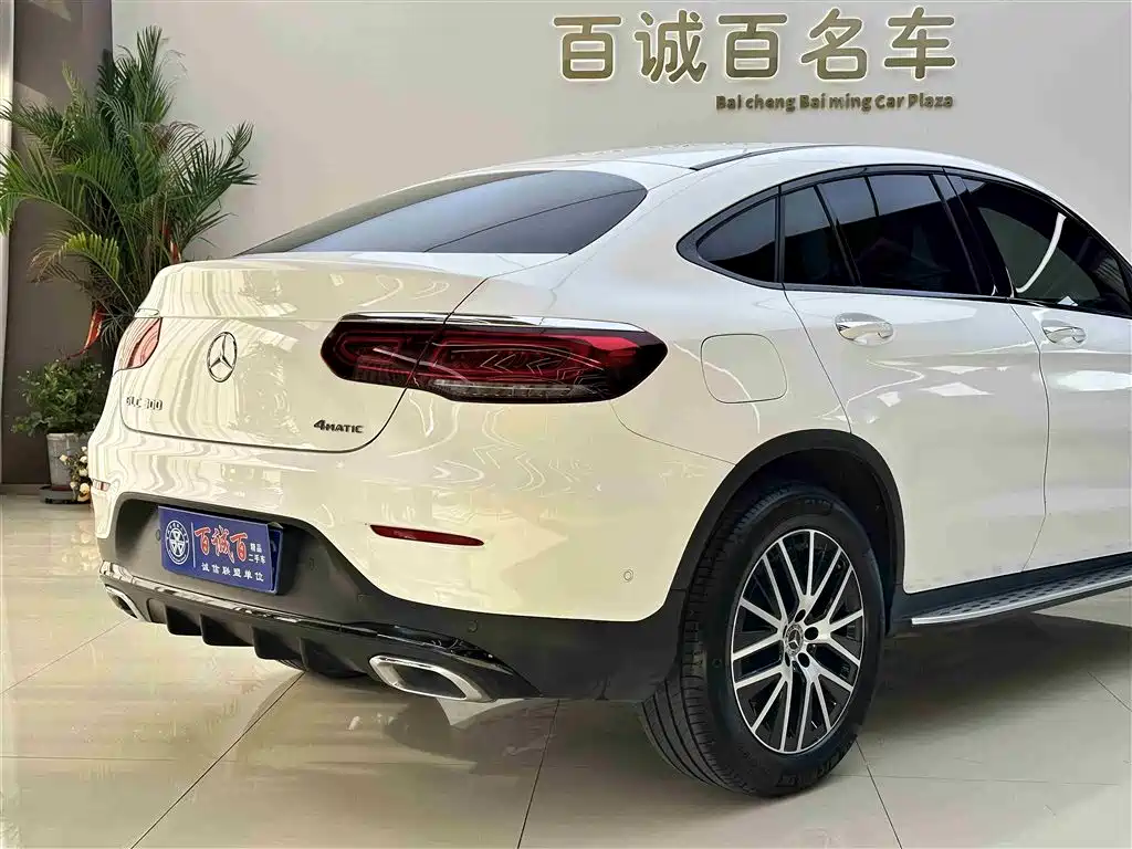 Mercedes-Benz GLC Coupe 2023 Model GLC 300 4MATIC Coupe SUV фото 8