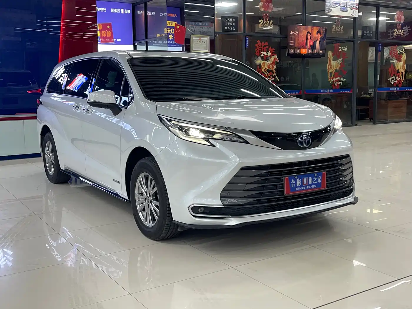 Toyota Sienna 2021 2.5L Hybrid Premium Edition фото 18