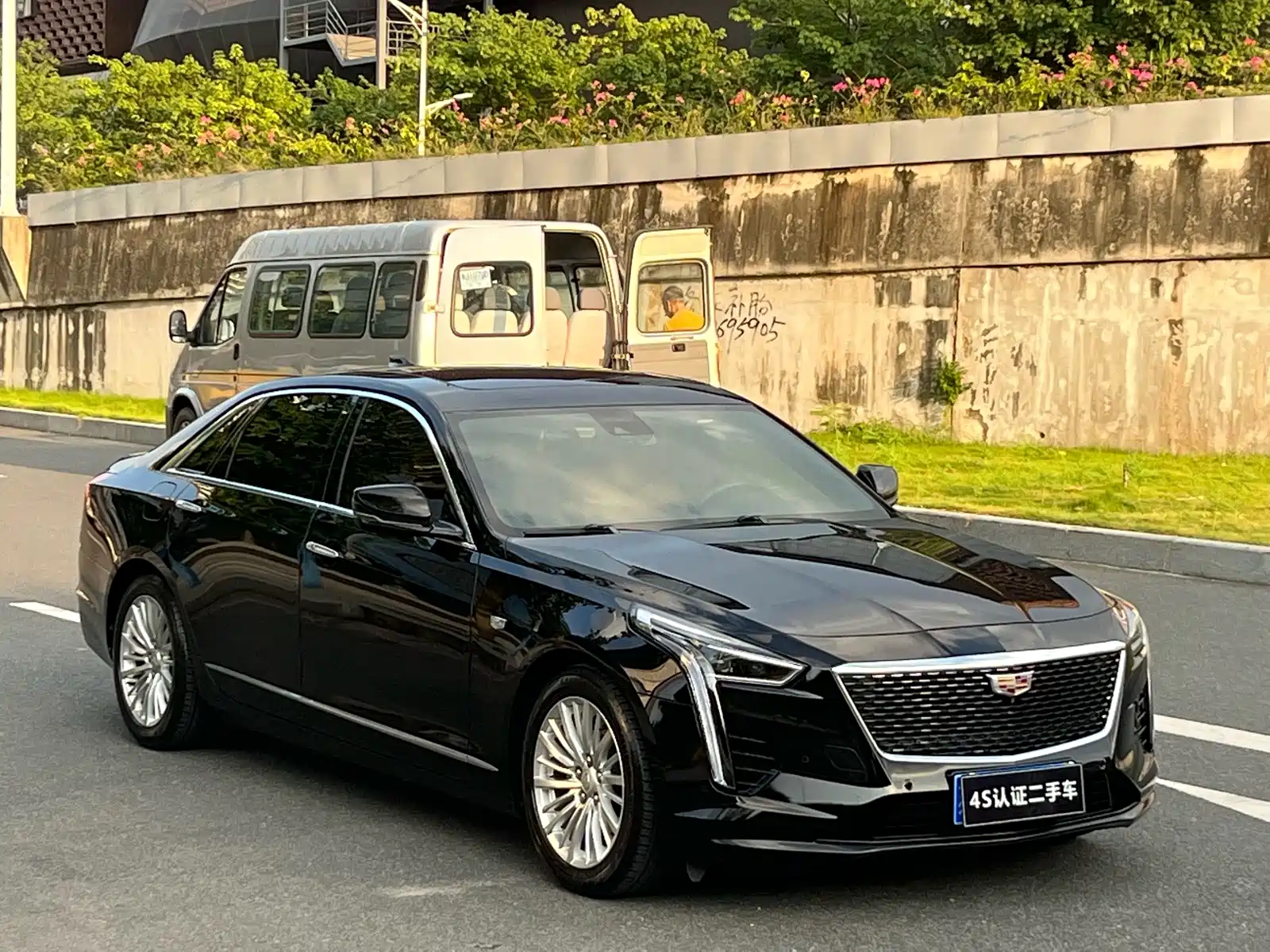 Фото 2 - Cadillac CT6