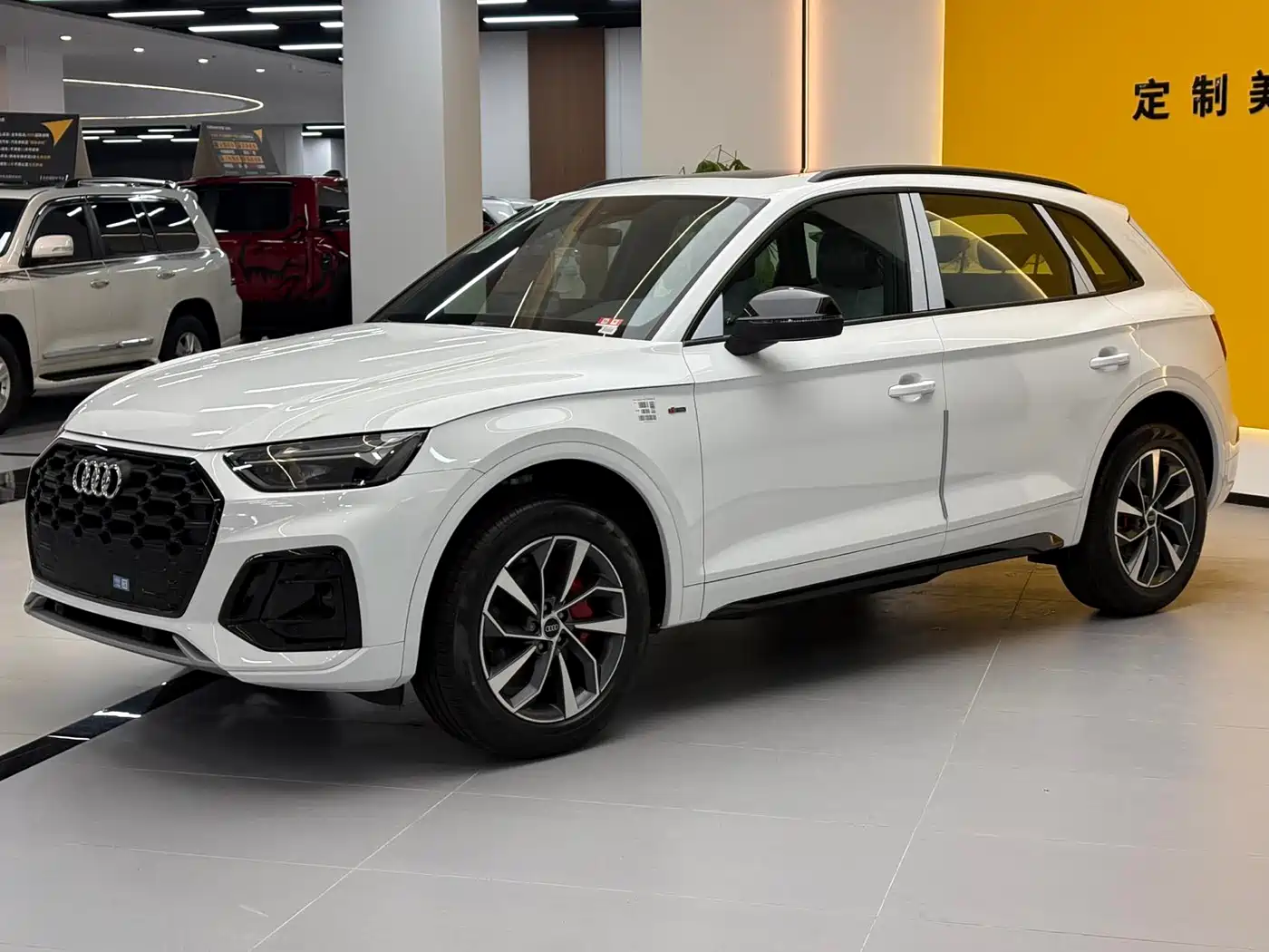 Audi Q5L 2024 Model 40 TFSI Luxury Dynamic