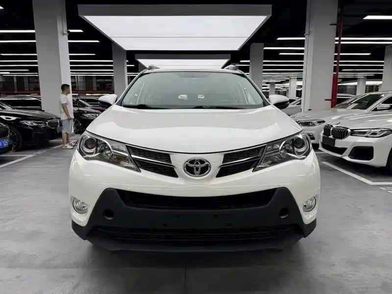 صورة 2 - Toyota RAV4 Rongfang