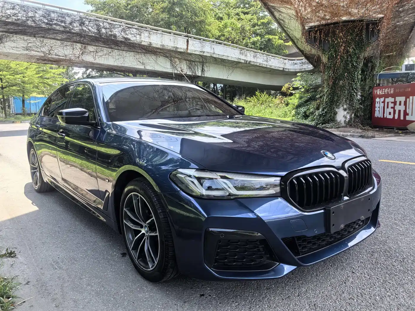 BMW 5 Series 2021 525Li M Sport Package фото 3