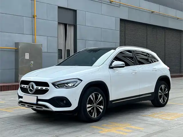 MERCEDES-BENZ GLA