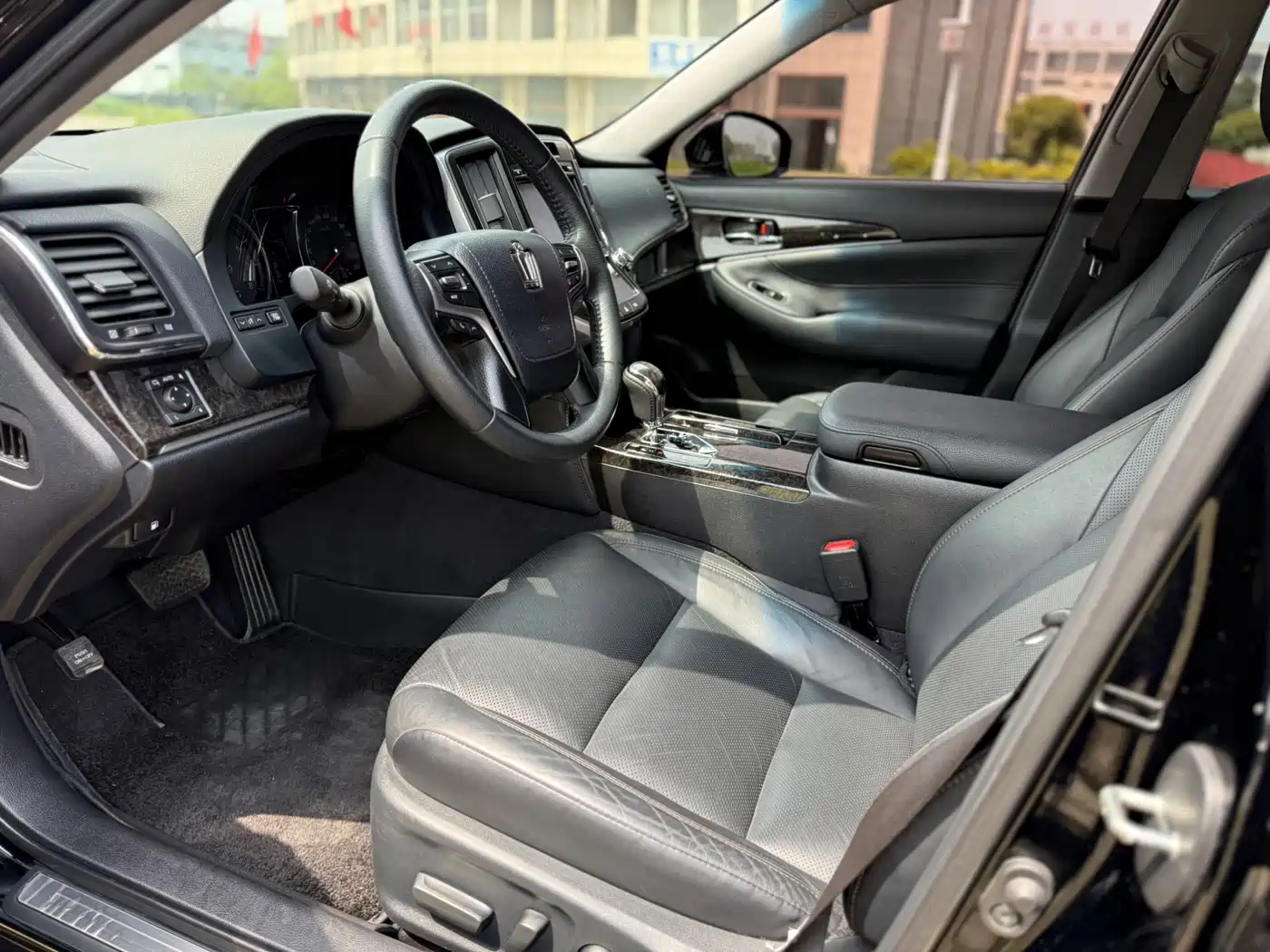 Toyota Crown 2018 2.0T Fashion Edition фото 7