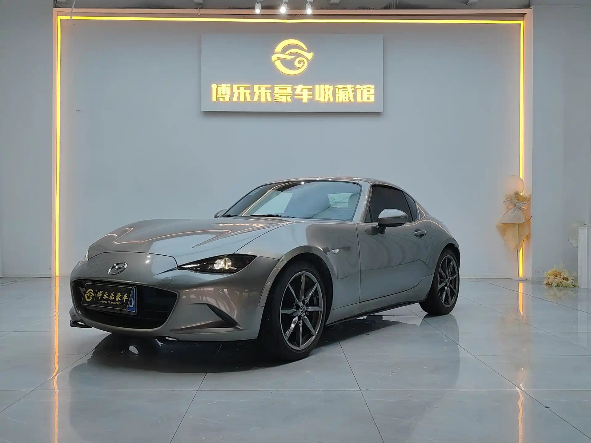 Фото 1 - Mazda MX-5